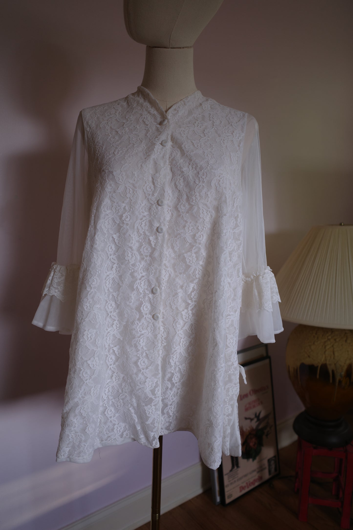 Vintage lace top with ruffle sleeve