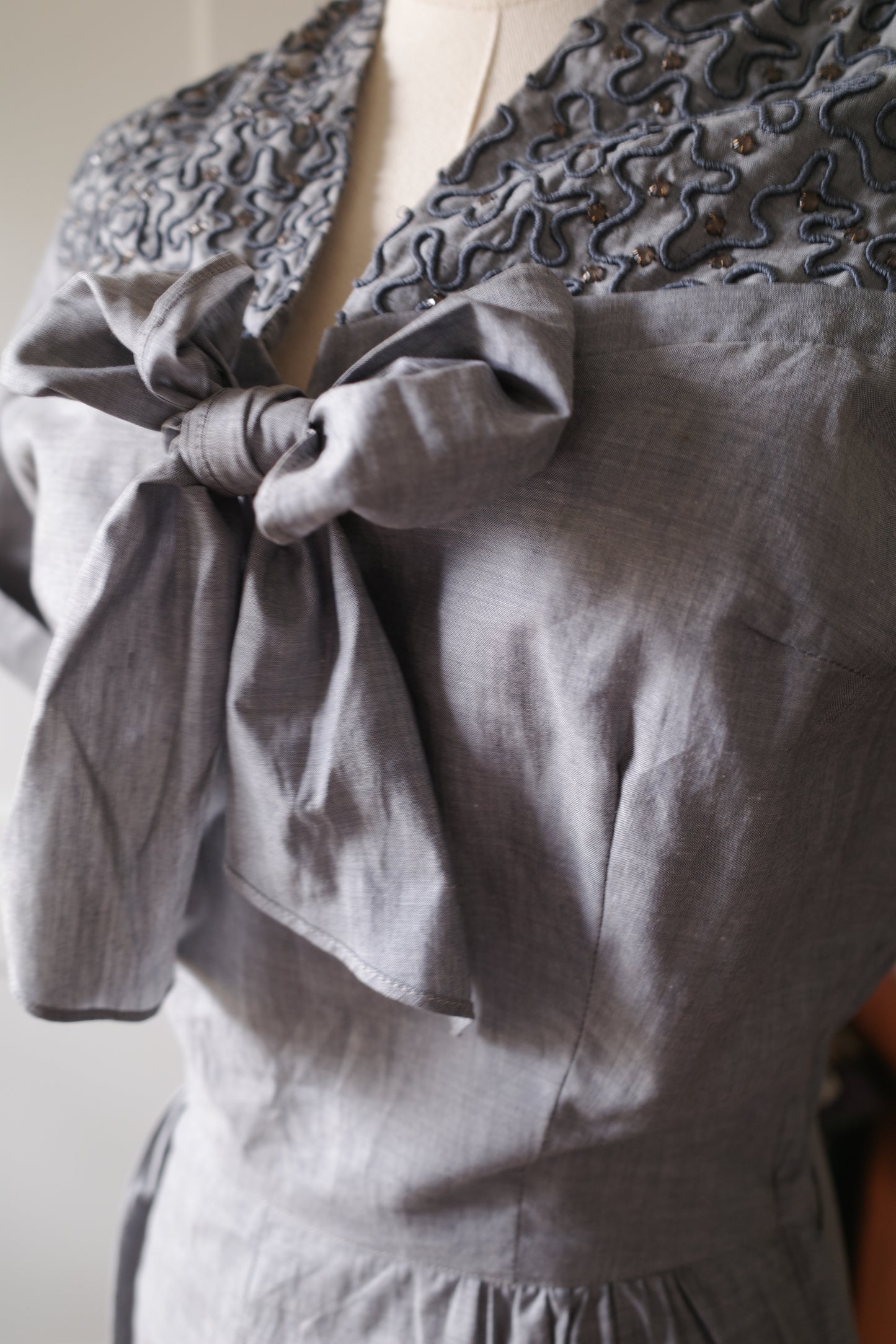 1940s Vintage squiggle and gem detail dress