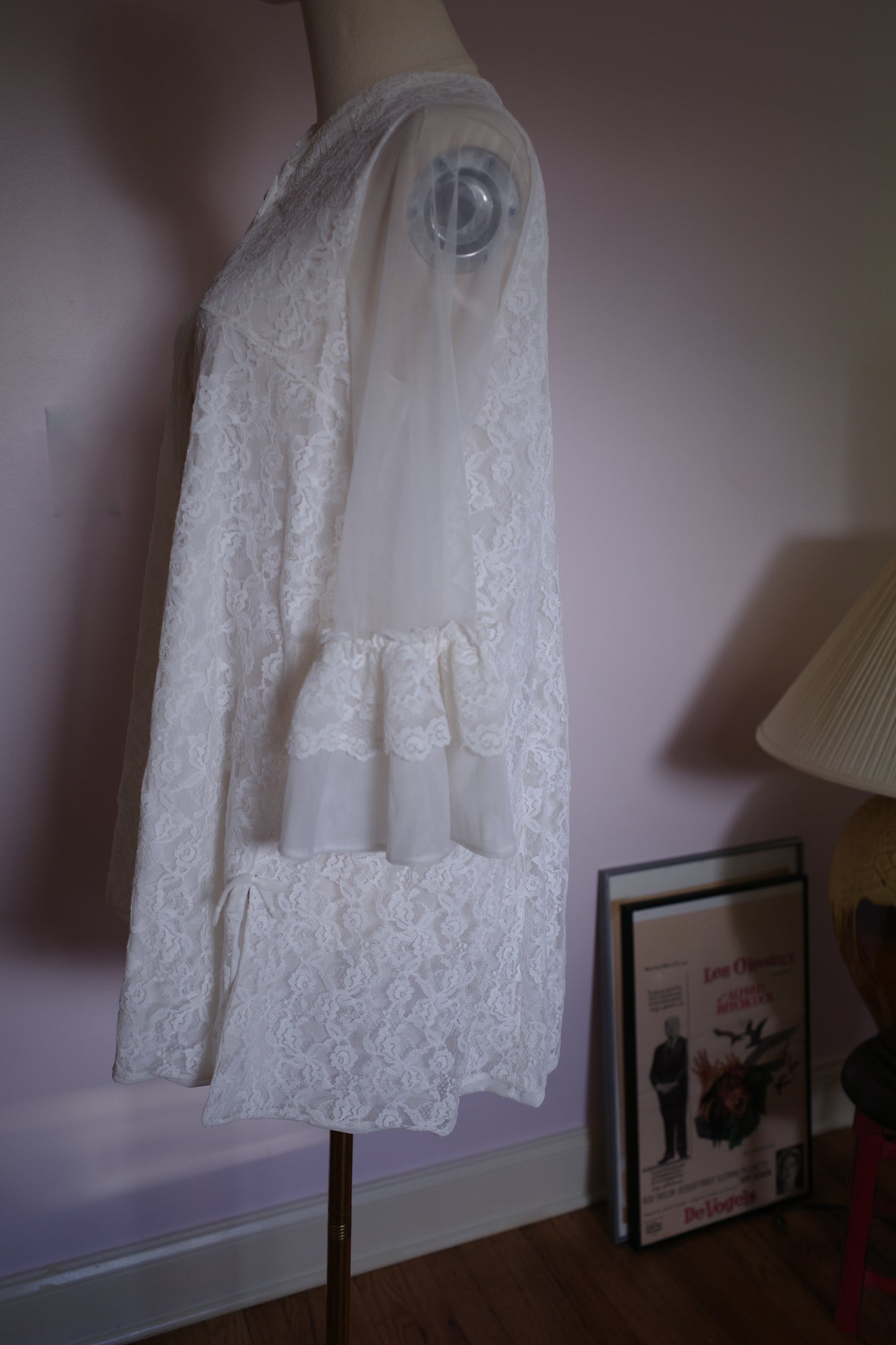Vintage lace top with ruffle sleeve