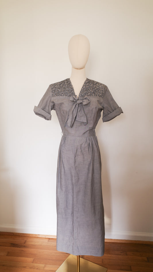 1940s Vintage squiggle and gem detail dress